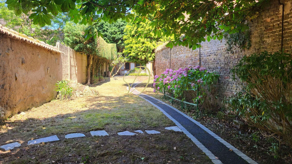Maintenon  Maison  170 m², sous-sol, terrain 500 m² - photo 15