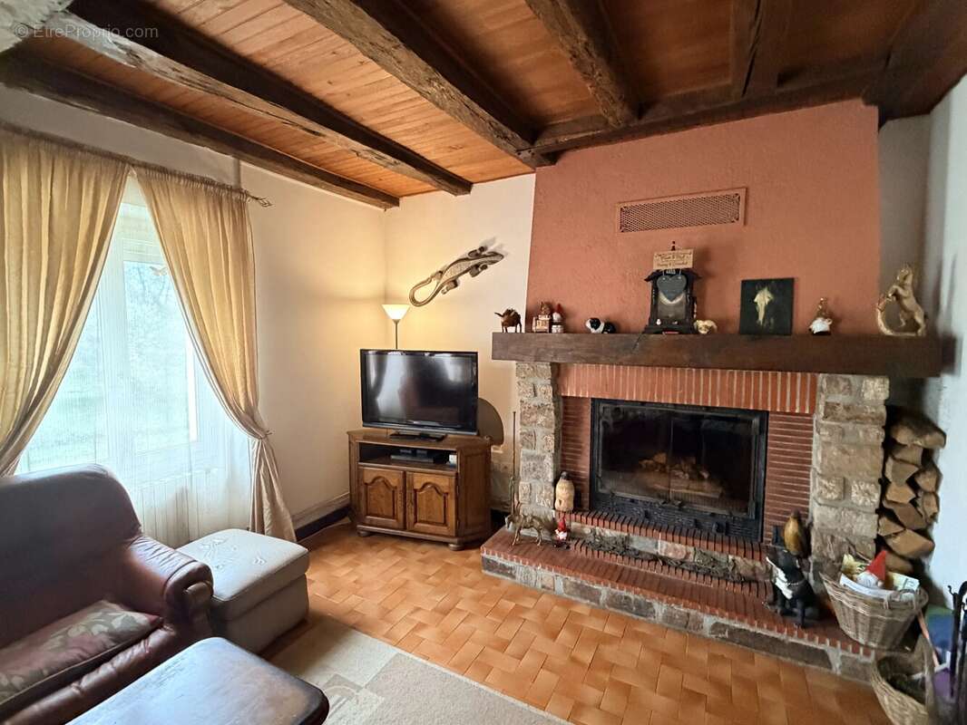 Maison à MAGNAC-LAVAL