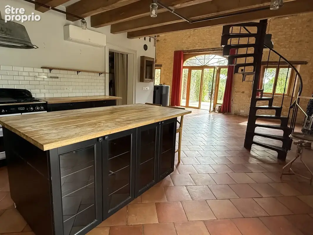 CUZORN, dans les côteaux, bel ensemble immobilier en pierre,  à quelques kilomètres de FUMEL et de ses commerc - photo 6