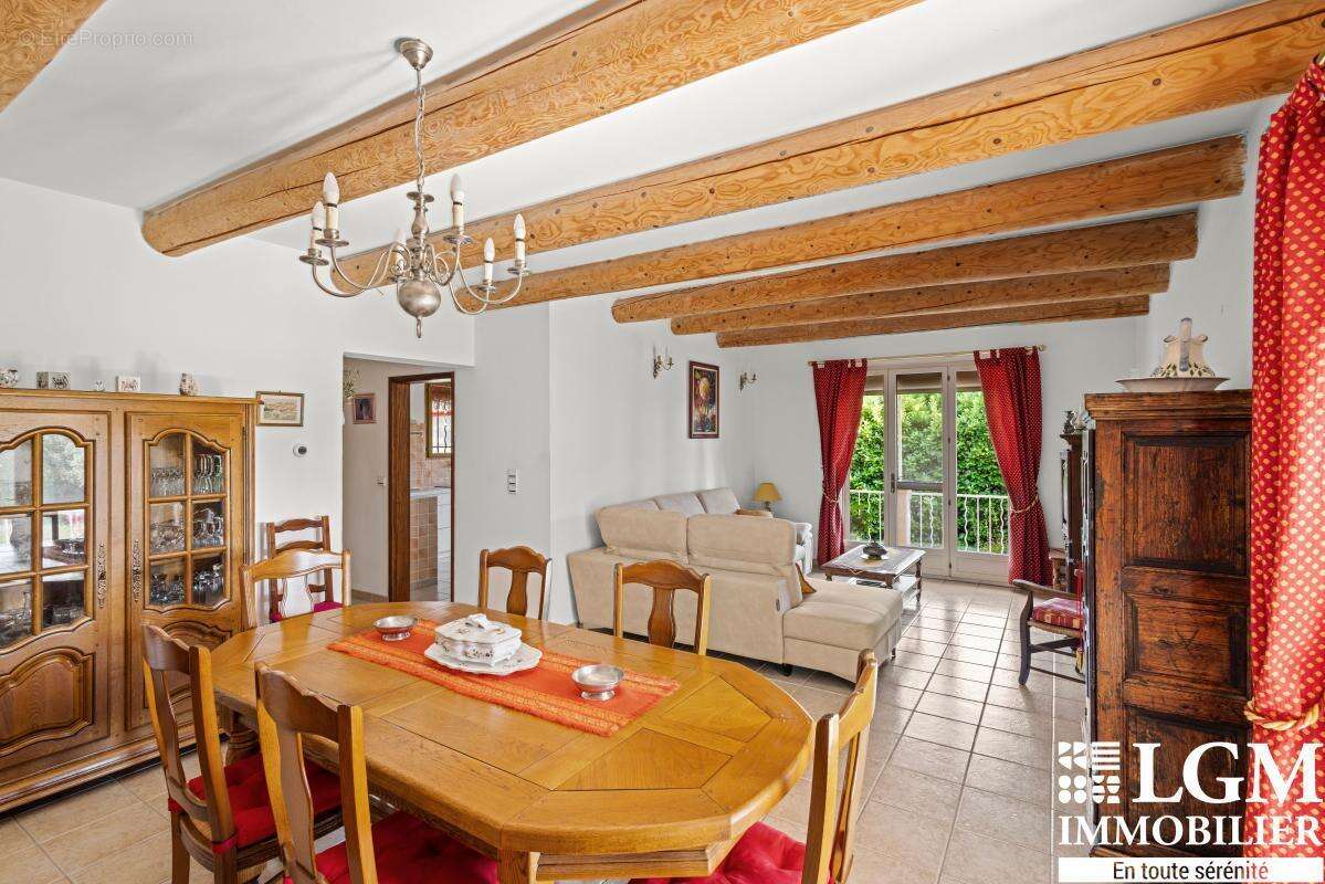 Maison à EGUILLES