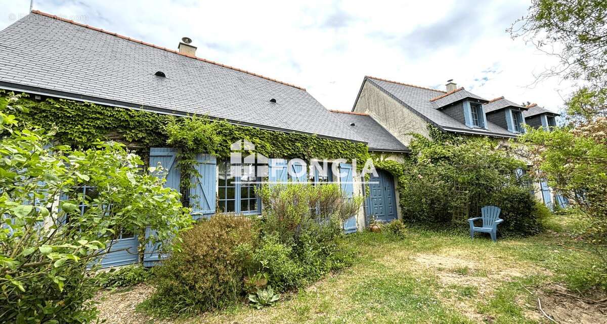 Maison à LA BREILLE-LES-PINS