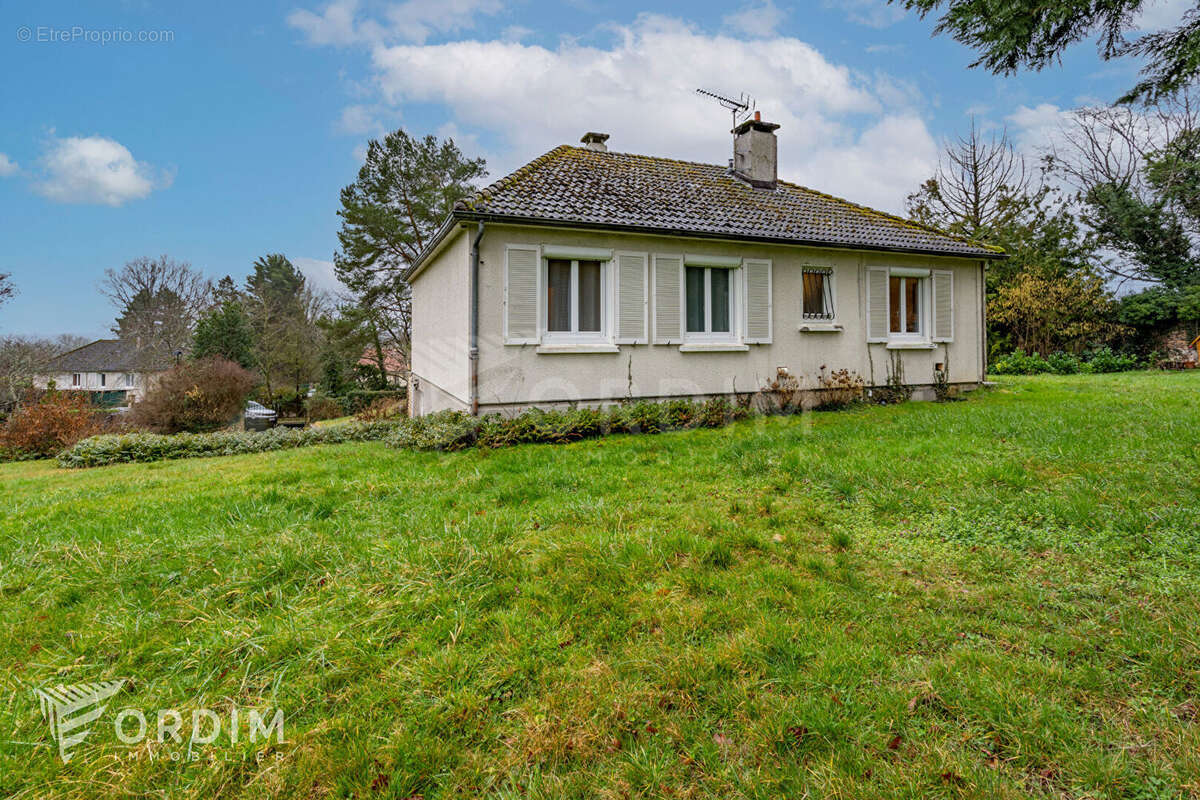 Maison à SAINT-SAUVEUR-EN-PUISAYE