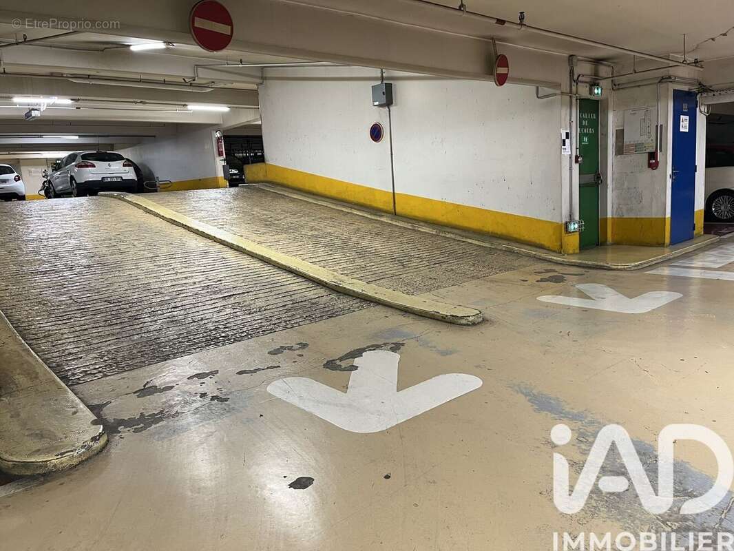 Photo 3 - Parking à PARIS-13E