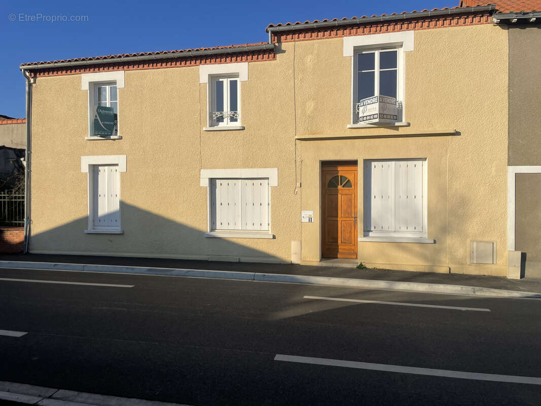 Maison à LA CHAUSSAIRE