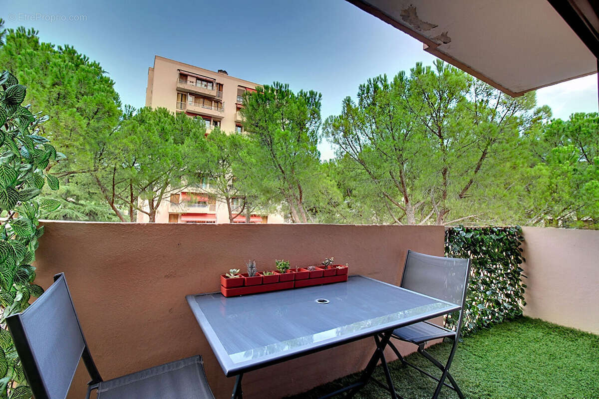 A VENDRE EN EXCLUSIVITÉ - DRAGUIGNAN : Appartement T5 - 3 chambres de 92 m² et 2 balcons + cave - photo 5