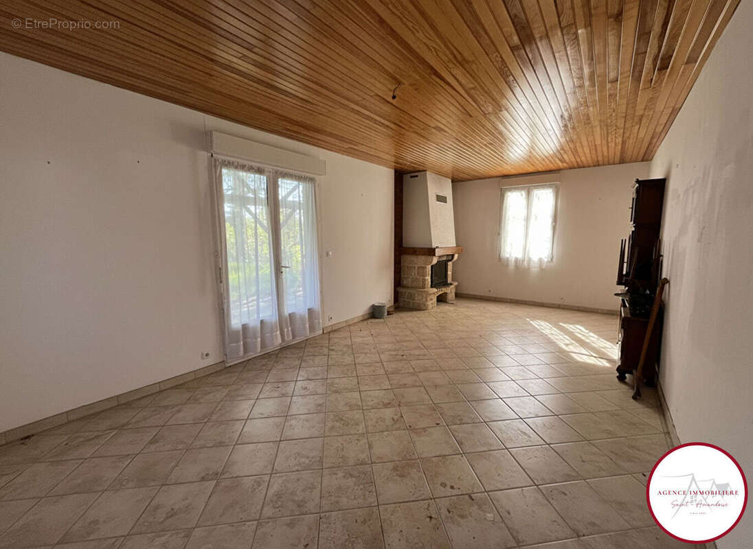 Maison à SAINT-AMAND-MONTROND