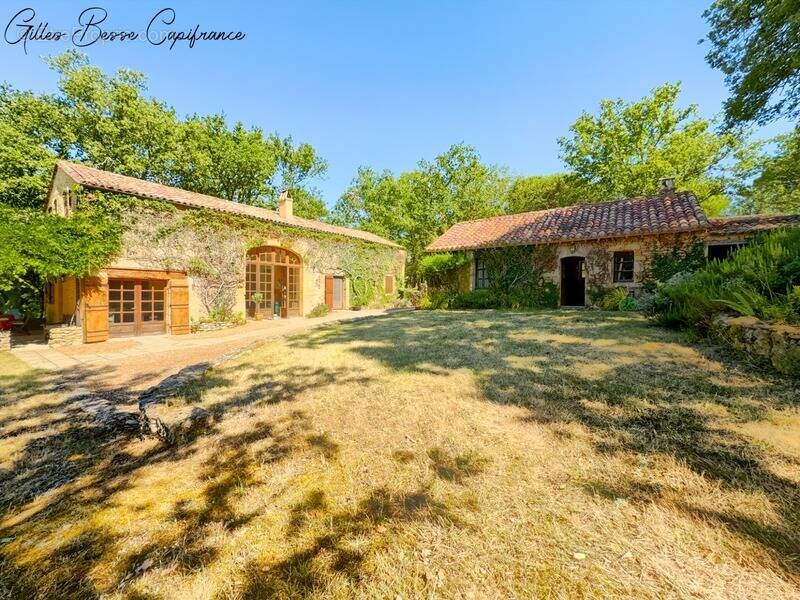 Maison à MAUZAC-ET-GRAND-CASTANG