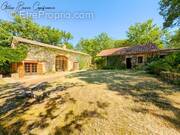 Maison à MAUZAC-ET-GRAND-CASTANG