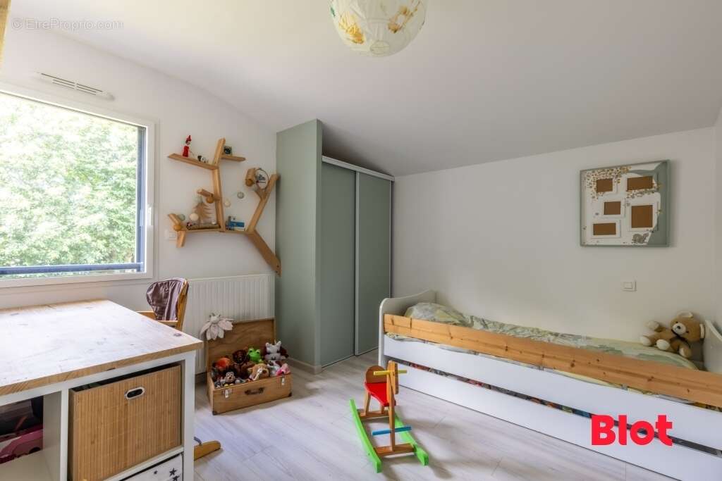 Maison 128 m² à Corps-Nuds  - photo 9