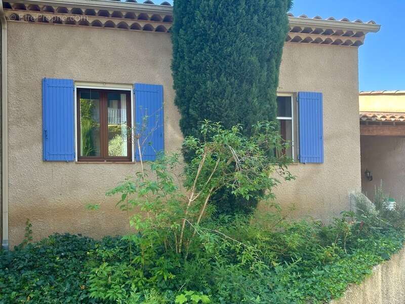 Appartement à GREOUX-LES-BAINS