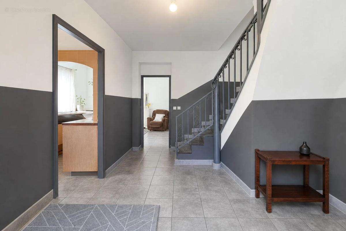 Maison lumineuse de 153 m² avec jardin à Montélimar - photo 6