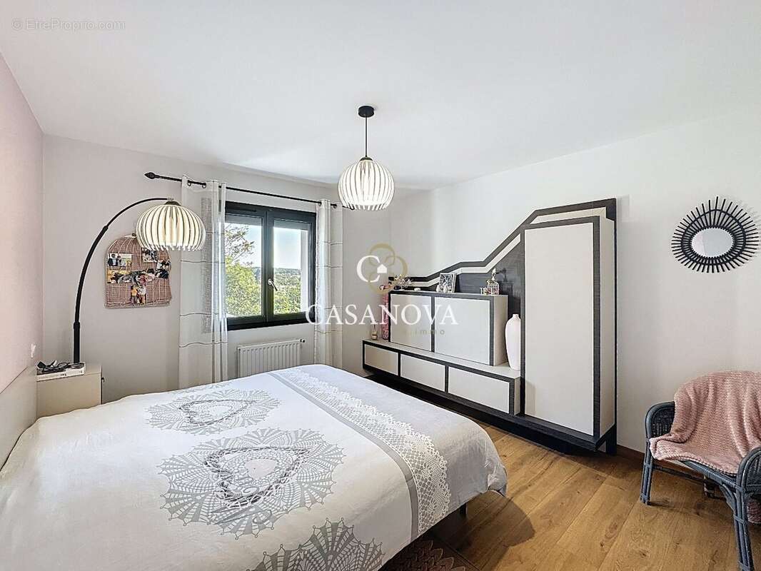 Maison et appartement indépendant sur vaste terrain arboré - photo 9