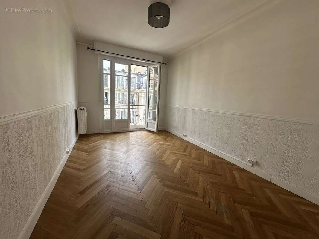 3 Pièces traversant avec deux terrasses -a 5 min de la libération - photo 2