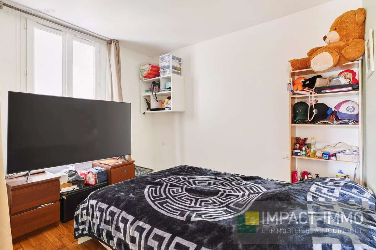 Appartement à COURBEVOIE