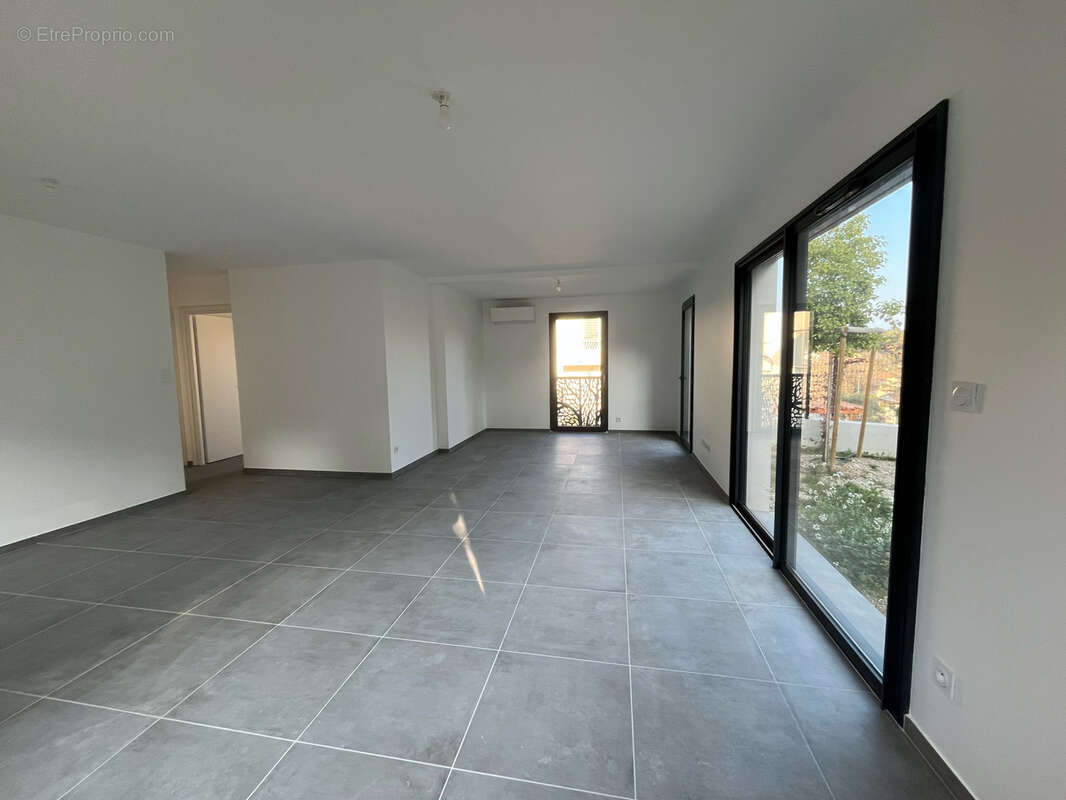 Appartement à SIX-FOURS-LES-PLAGES