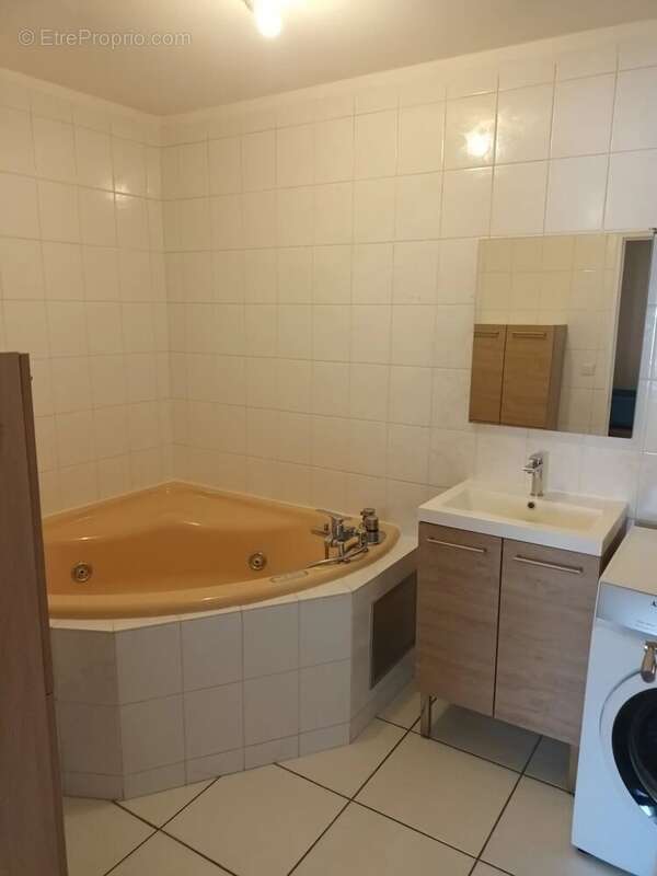 Appartement à MONTCEAU-LES-MINES