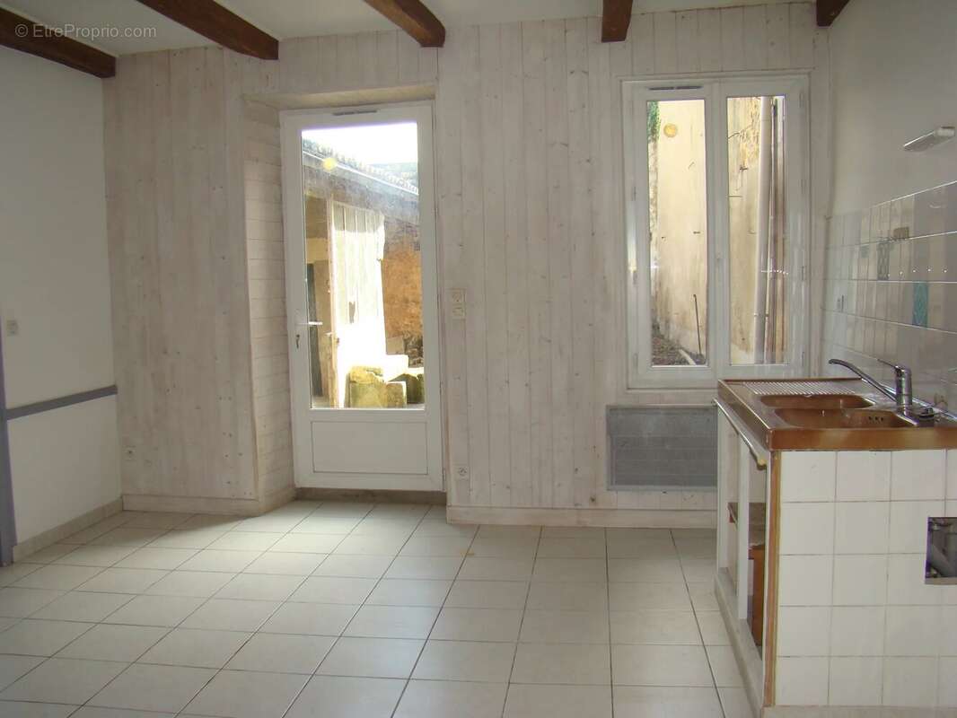 Maison à SOMMIERES-DU-CLAIN