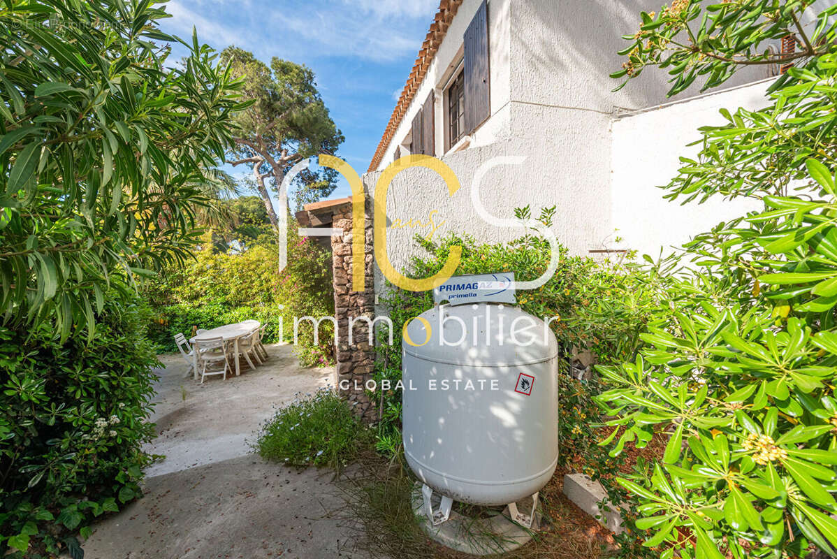 Maison à SAUSSET-LES-PINS