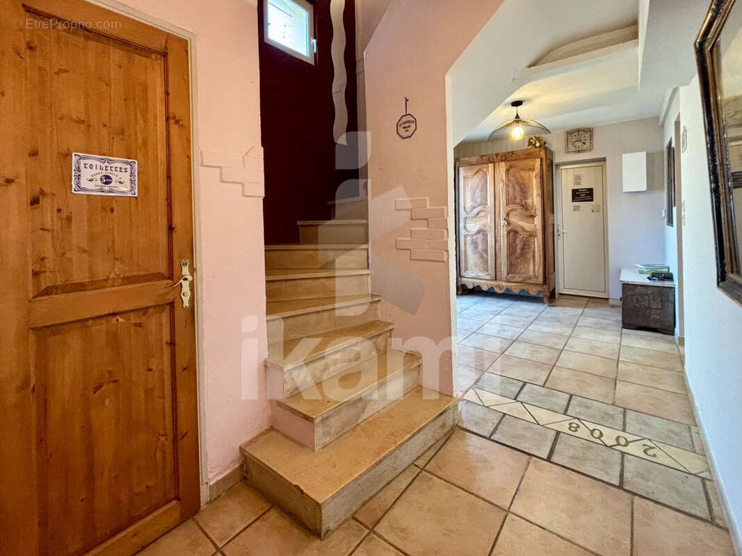 Maison à LAUDUN-L'ARDOISE