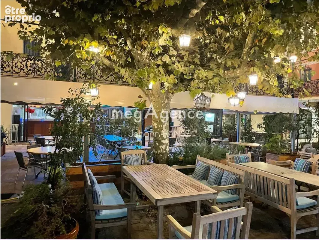 Restaurant–Bar Licence IV à Port-Grimaud – 3 terrasses – CA 390 k€ - photo 3