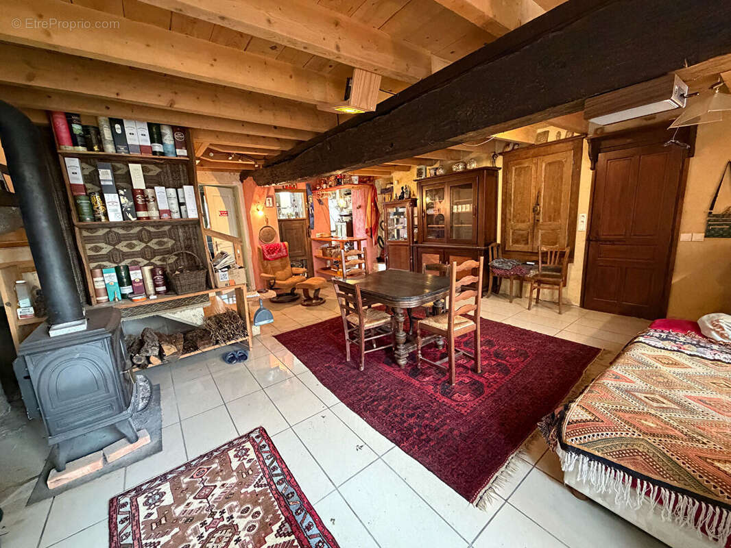 Maison à ROCHES