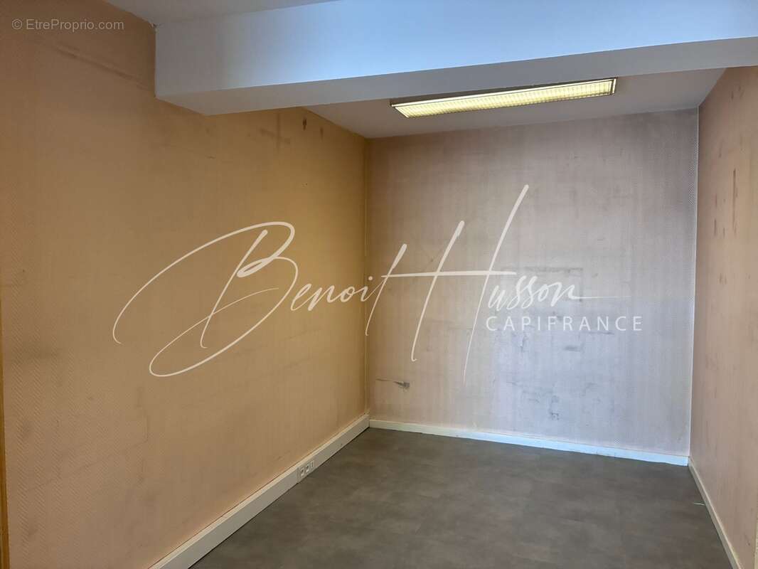 Local commercial de caractère – plain-pied de 116,44 m² (erp) en rdc - photo 8