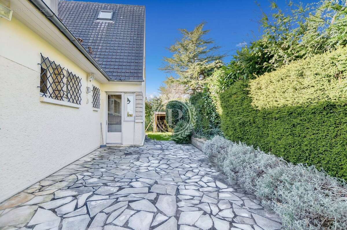 Maison à SAINT-LEU-LA-FORET