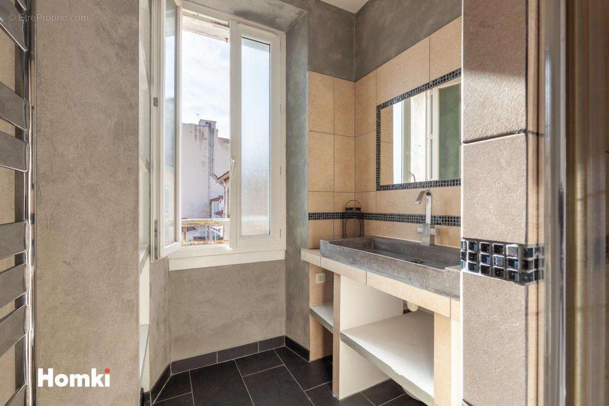 Appartement à MARSEILLE-7E