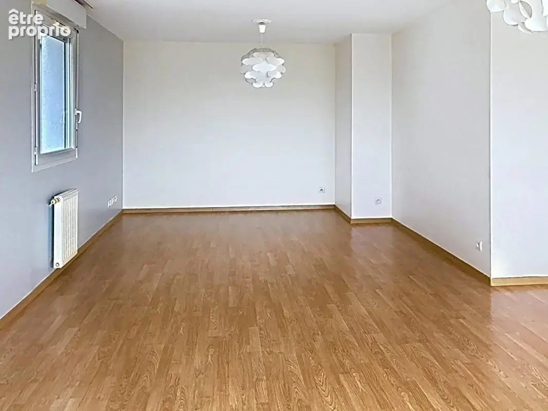 Appartement T3 lumineux avec deux loggias et parking aux Chartrons - photo 4