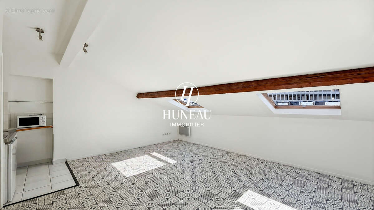 Appartement à PARIS-14E