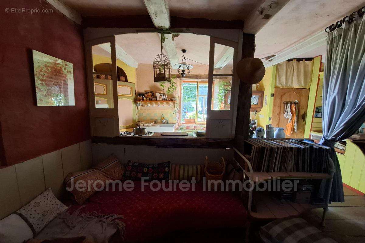 Maison à LAVAL-SUR-LUZEGE