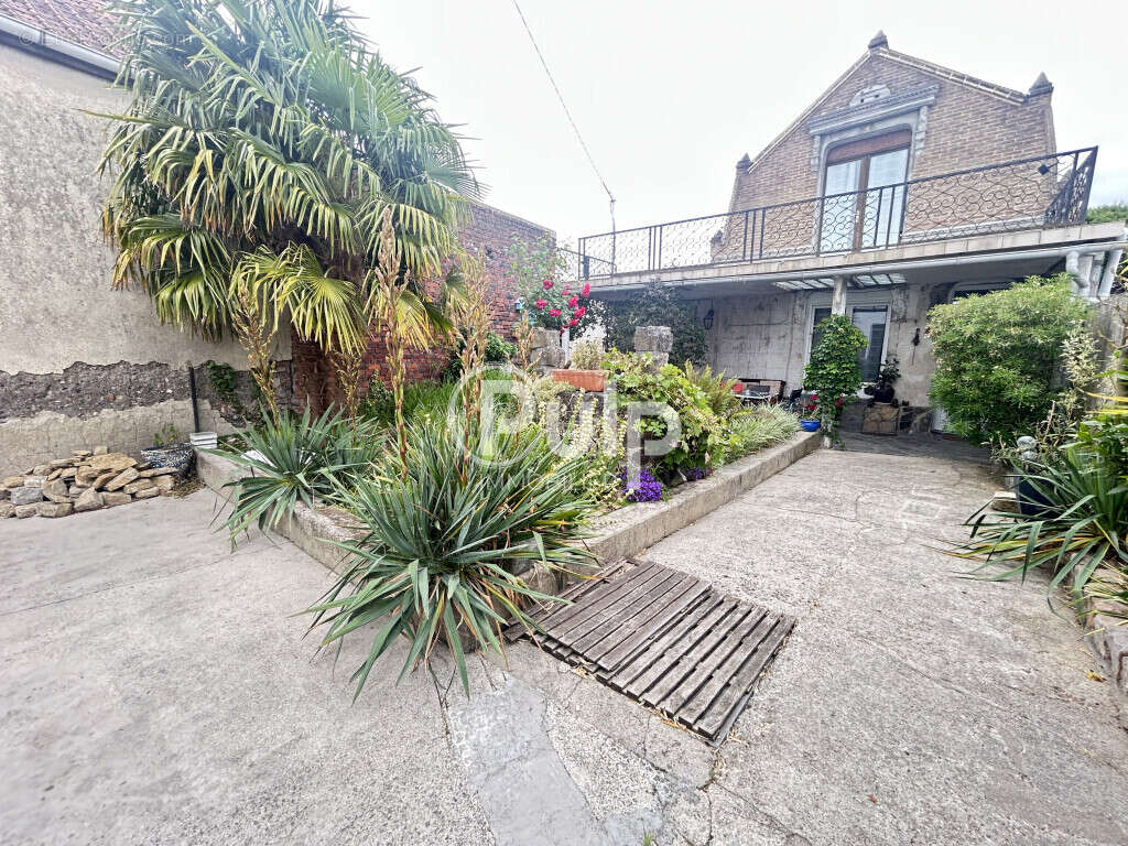 Maison à MONTIGNY-EN-GOHELLE