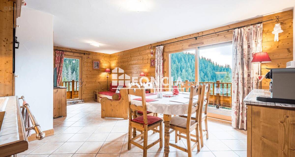 Appartement à CREST-VOLAND