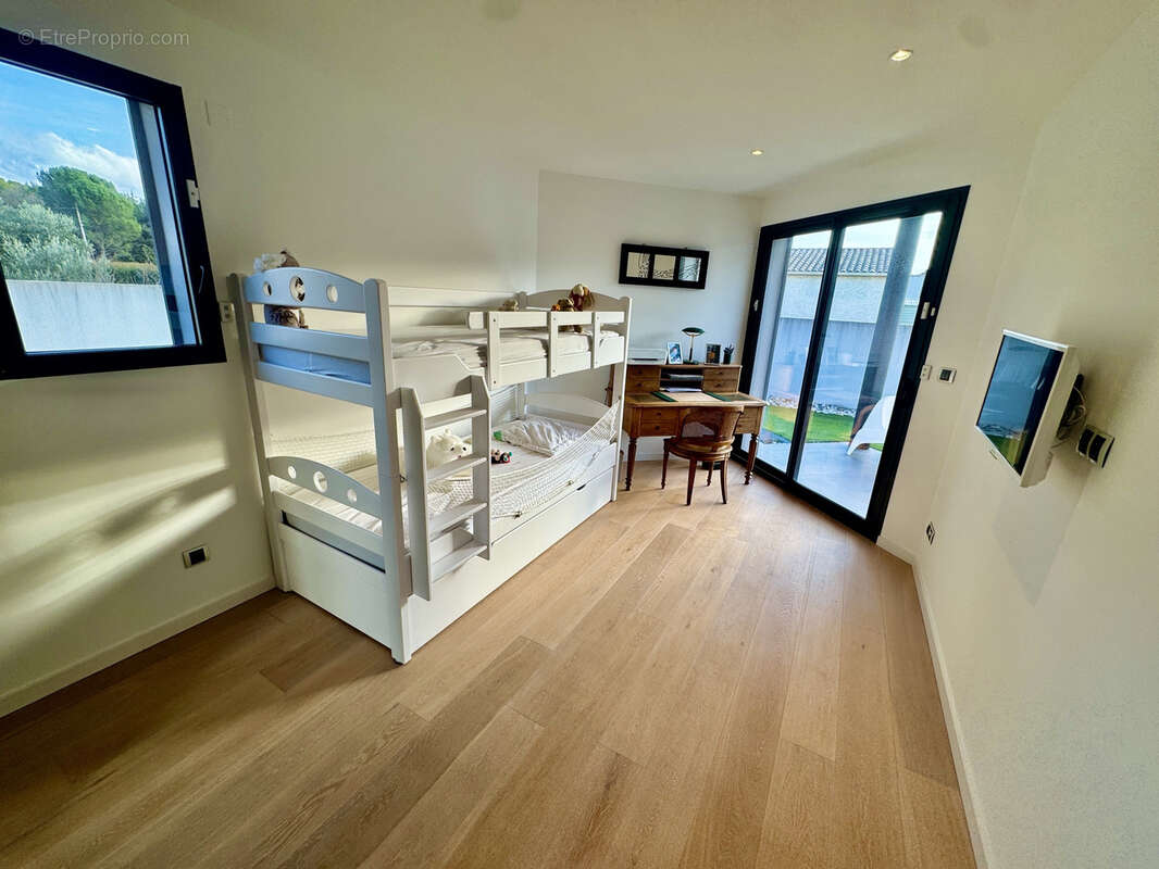 Maison à SAINTE-CECILE-LES-VIGNES