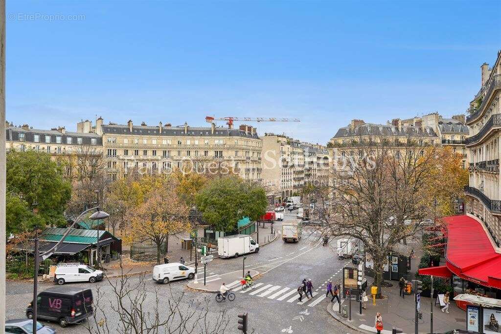 Appartement à PARIS-8E