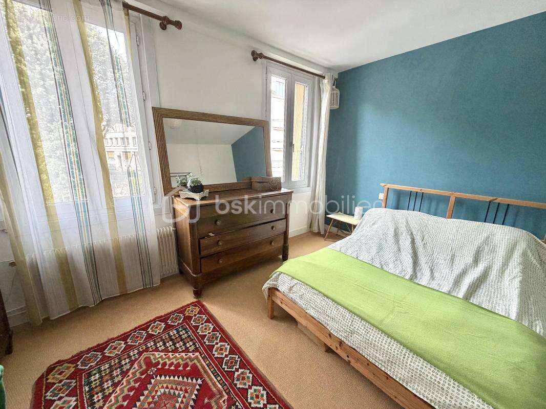Sotteville-lès-Rouen 76300 - Place Voltaire - Maison 5 pièces, beau jardin et cave ! - photo 6