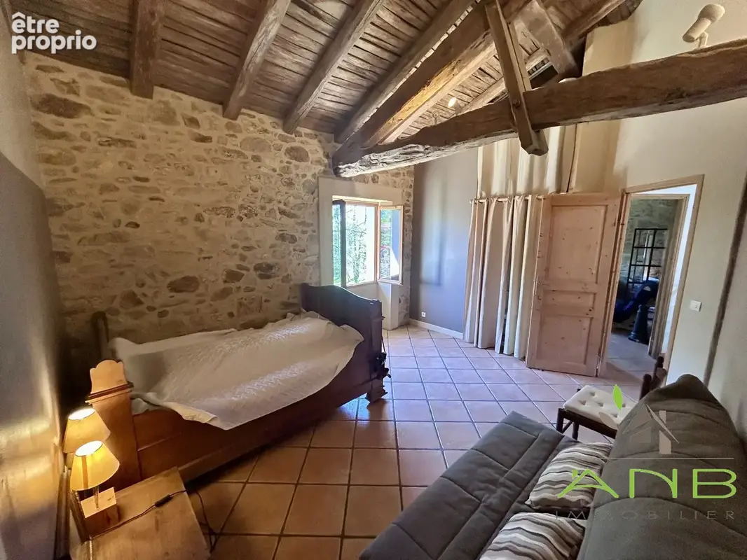 Maison 7 pièces 220 m² à vendre à Le Lindois (16310) - photo 5