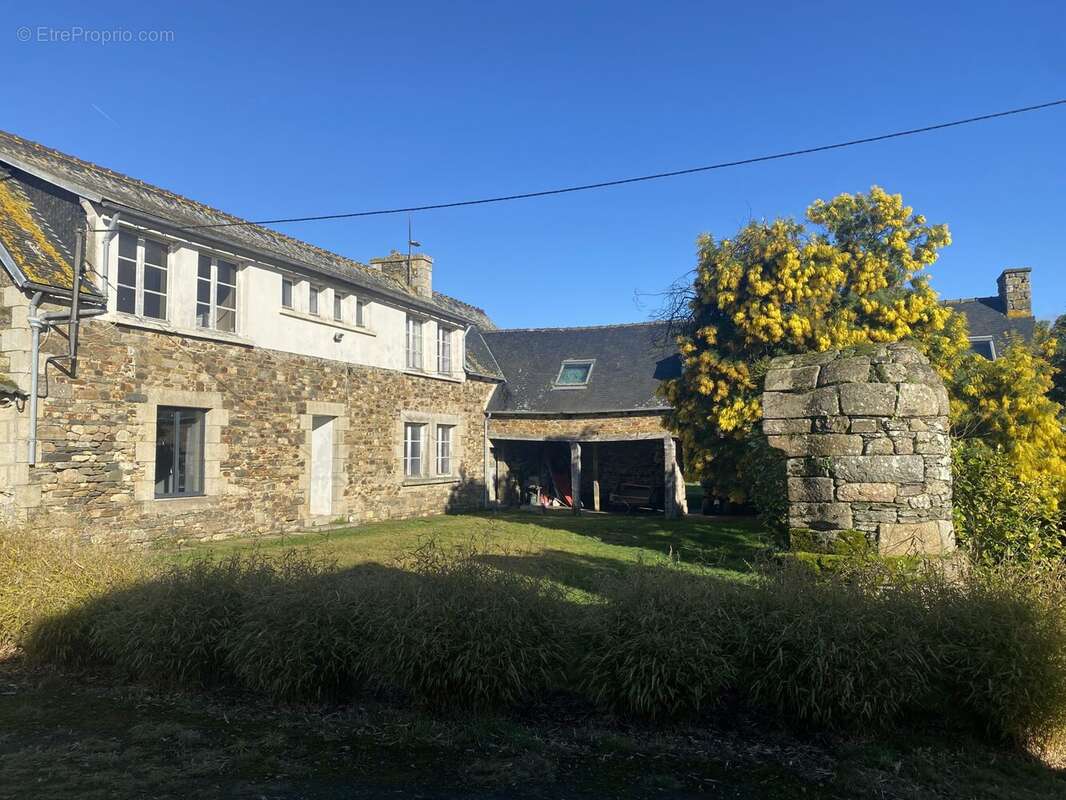 Maison à PLOEZAL