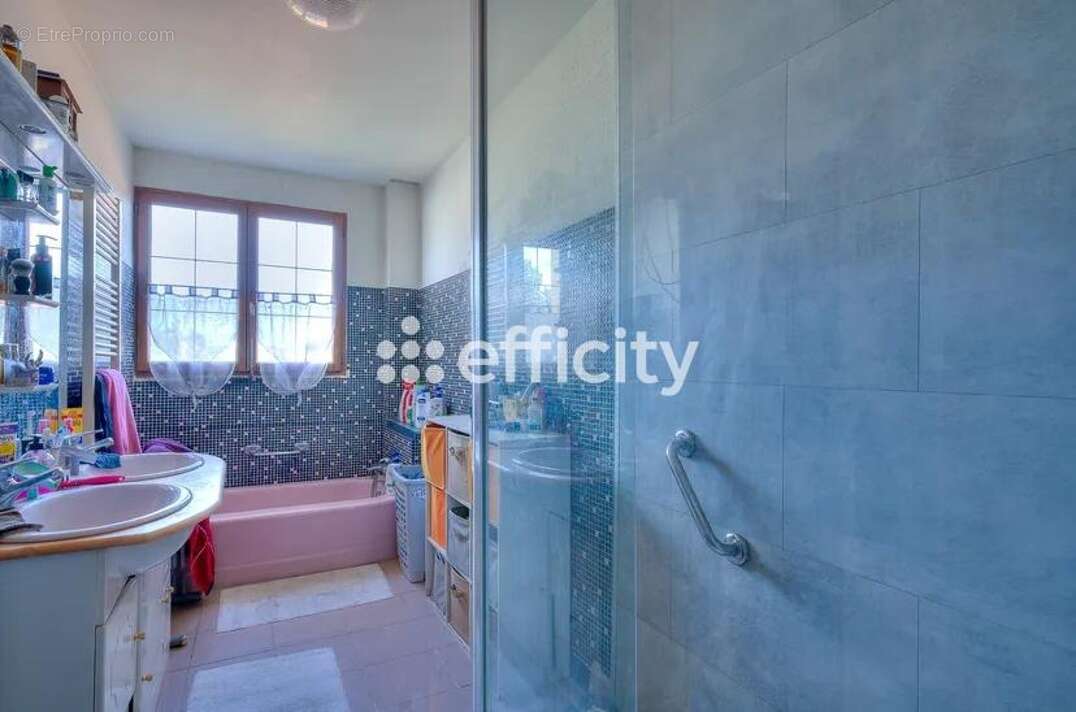 Maison à NEUILLY-PLAISANCE