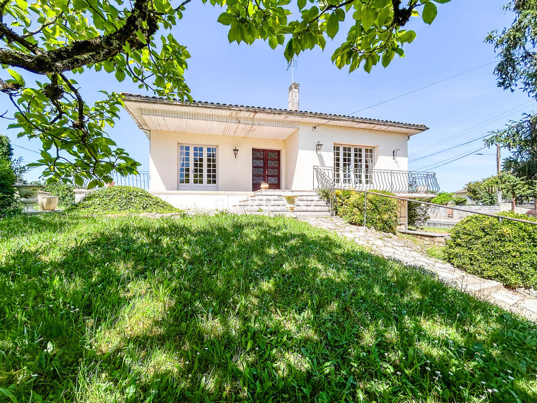 Maison à SAINT-MAGNE-DE-CASTILLON