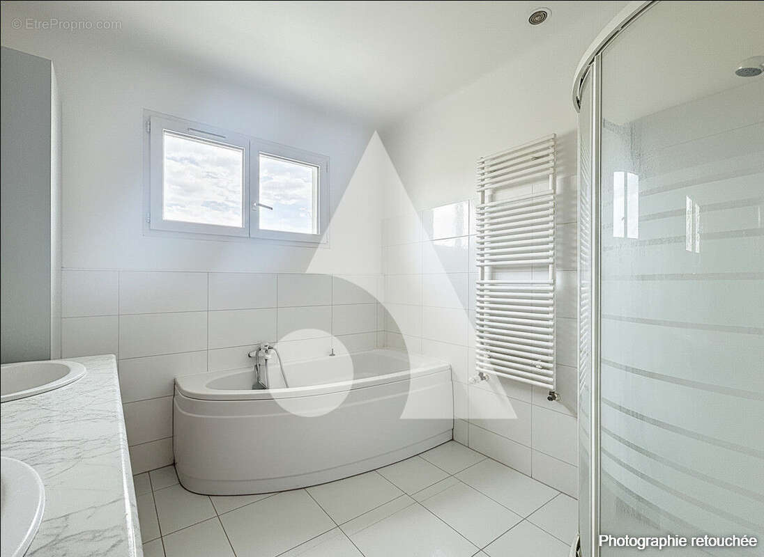 Maison à CHAMPFORGEUIL