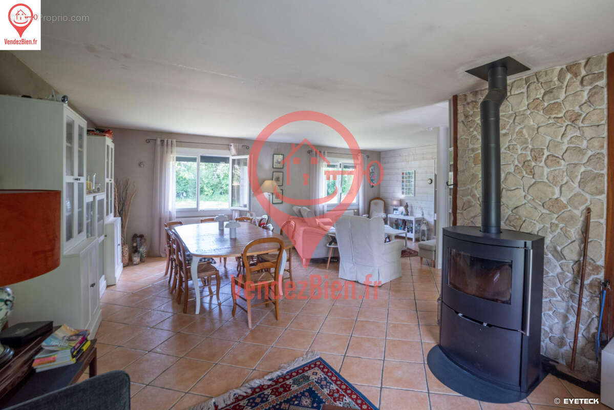Maison à VASSELAY