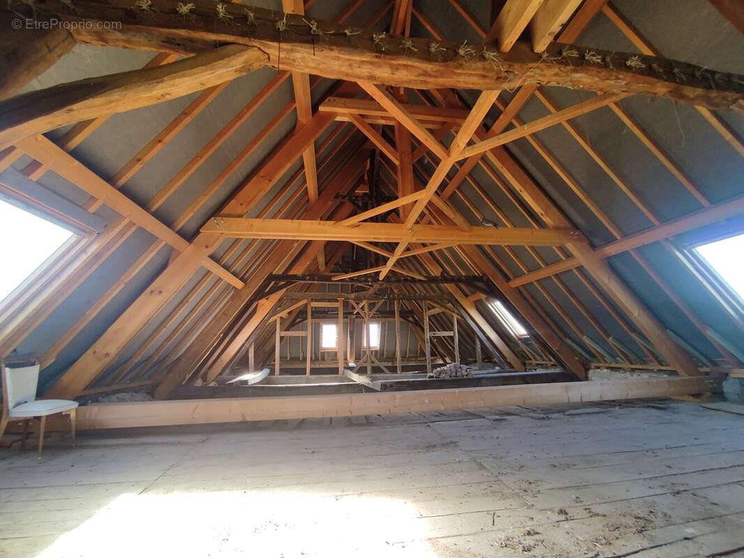 Appartement à SAINT-JEAN-D'AVELANNE