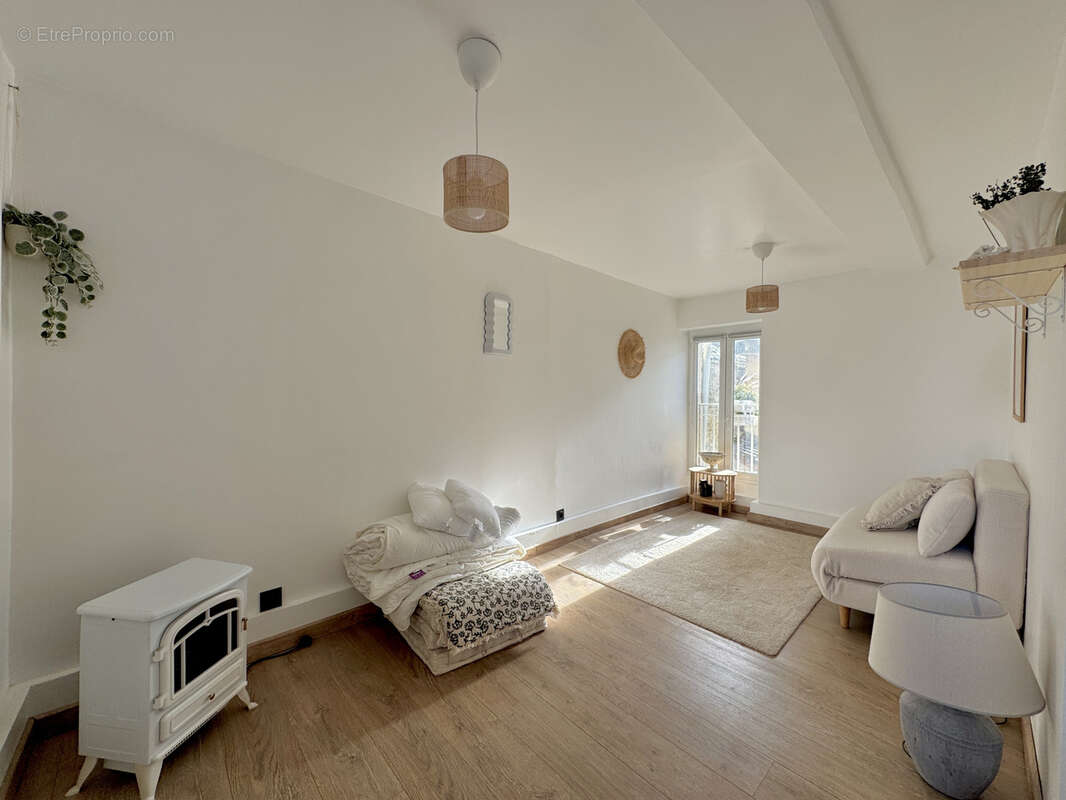 Maison à FONTAINE-HENRY