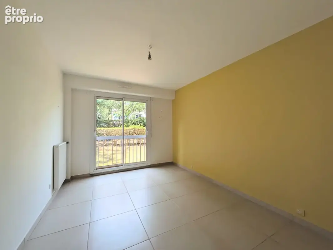 Le Plessis-Robinson, T4 de 96,05 m² en rez-de-jardin avec terrasse et jardin privatif - photo 5