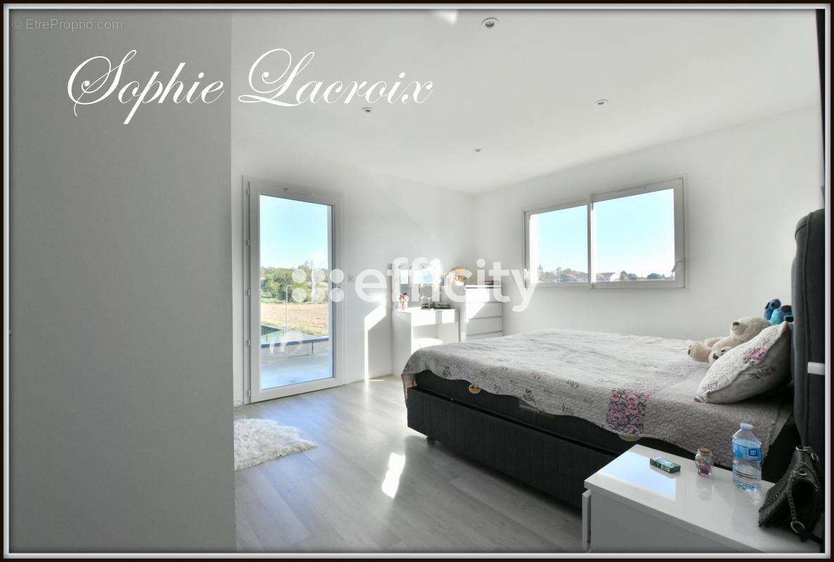 Maison à BOUGE-CHAMBALUD