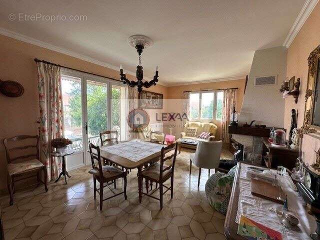 Maison à VEUXHAULLES-SUR-AUBE