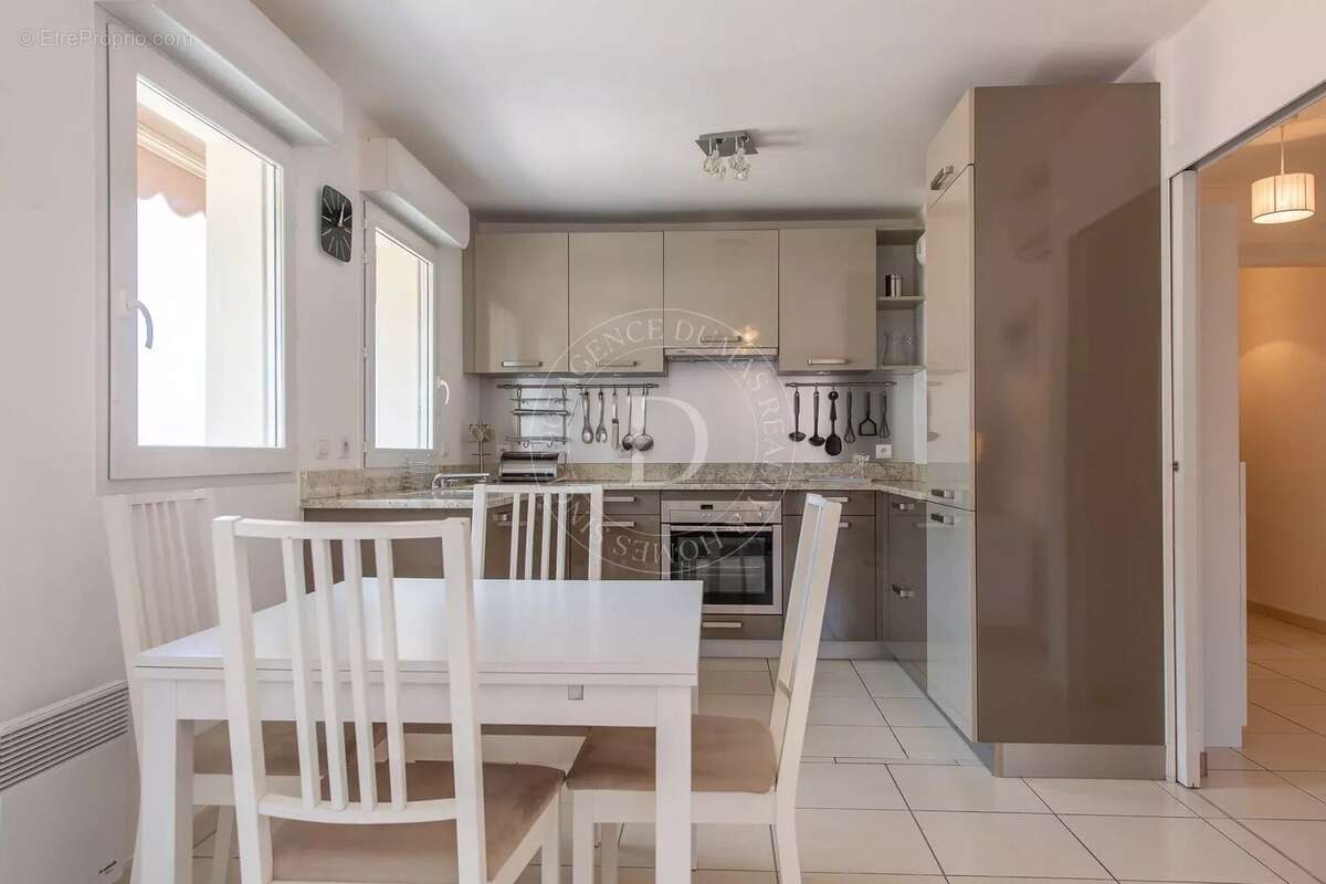 Superbe 3 pieces dernier etage avec vue mer - photo 5
