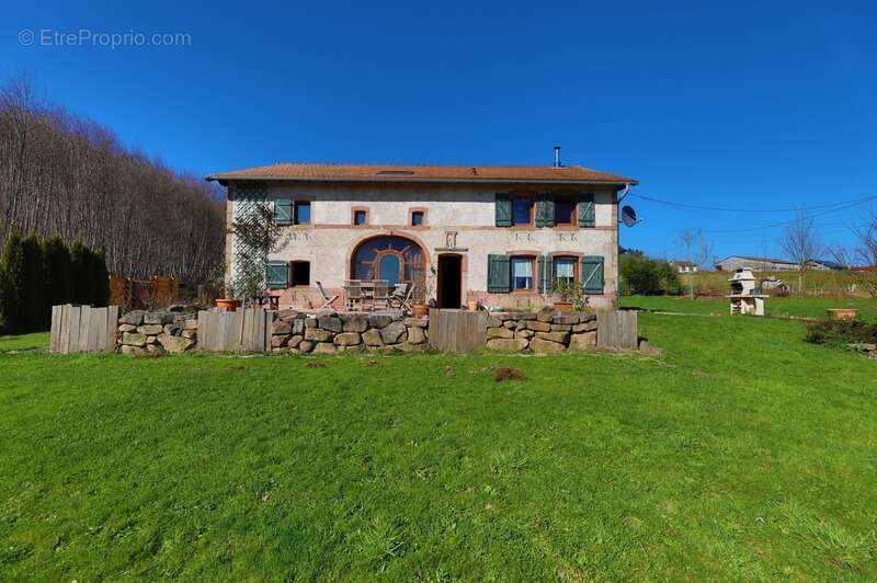 Maison à LA CHAPELLE-DEVANT-BRUYERES