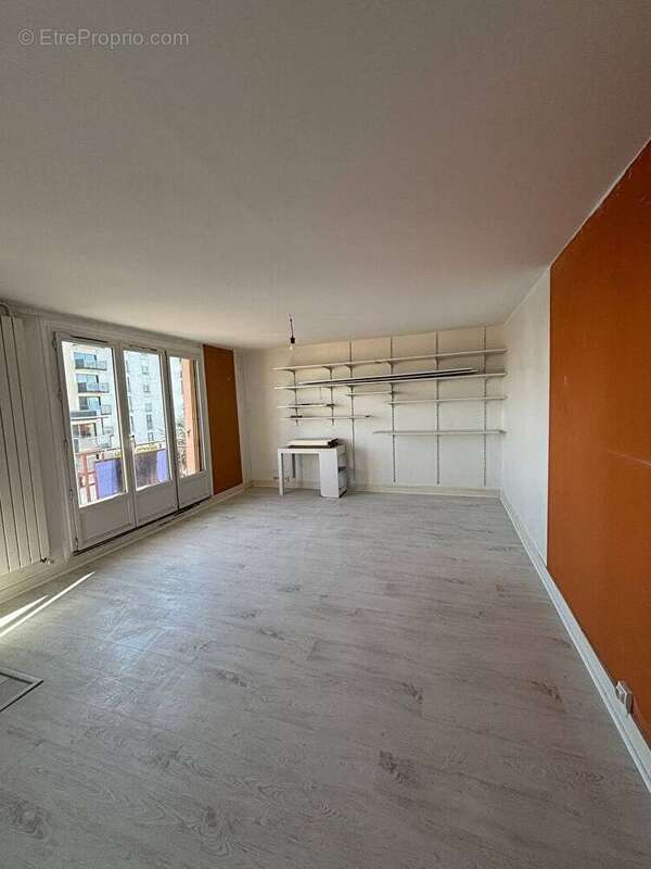 Appartement 2 Pièces 43 M2 Cave + Parking + Balcon - photo 5